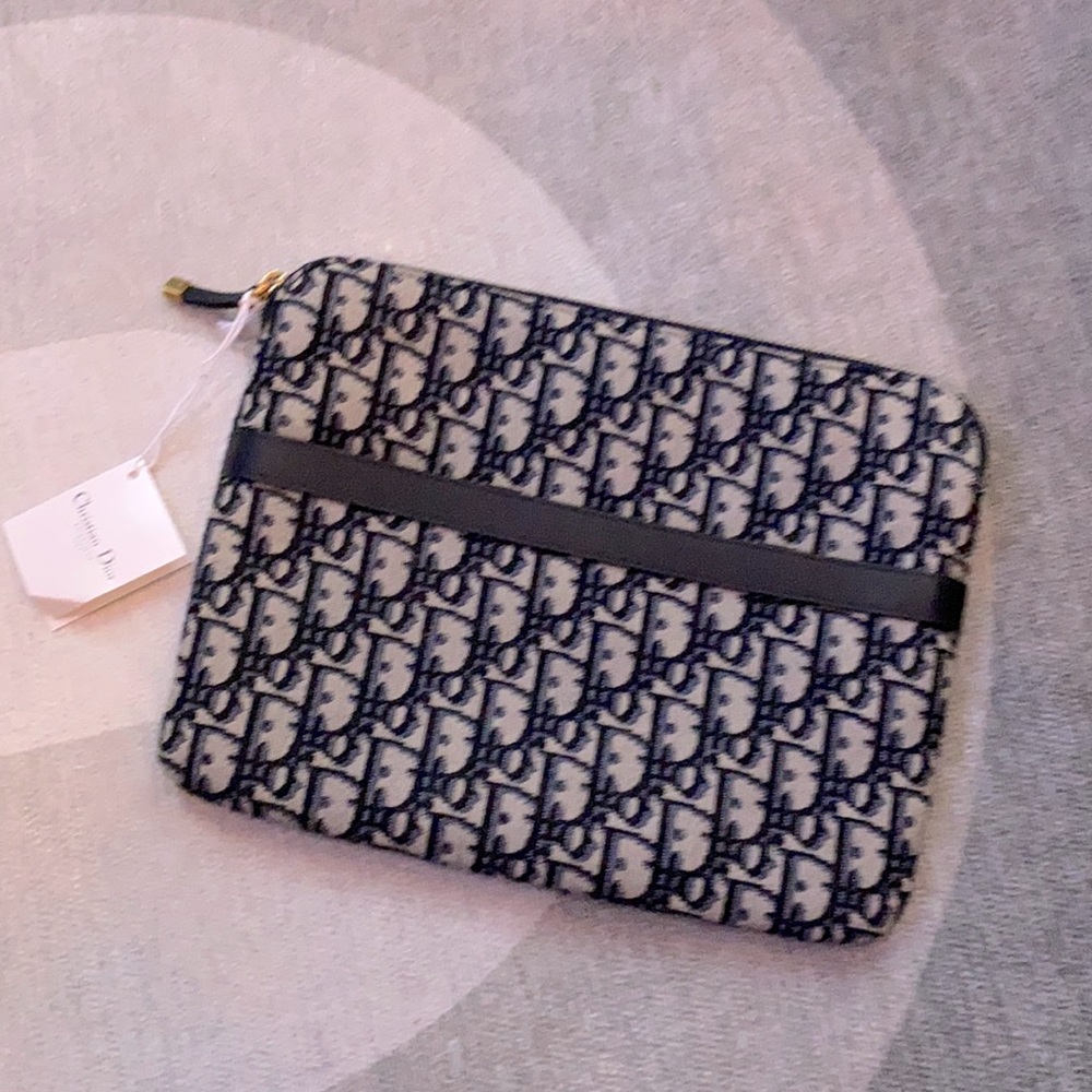 DIOR OBLIQUE POUCH in blue Dior Oblique jacquard canvas